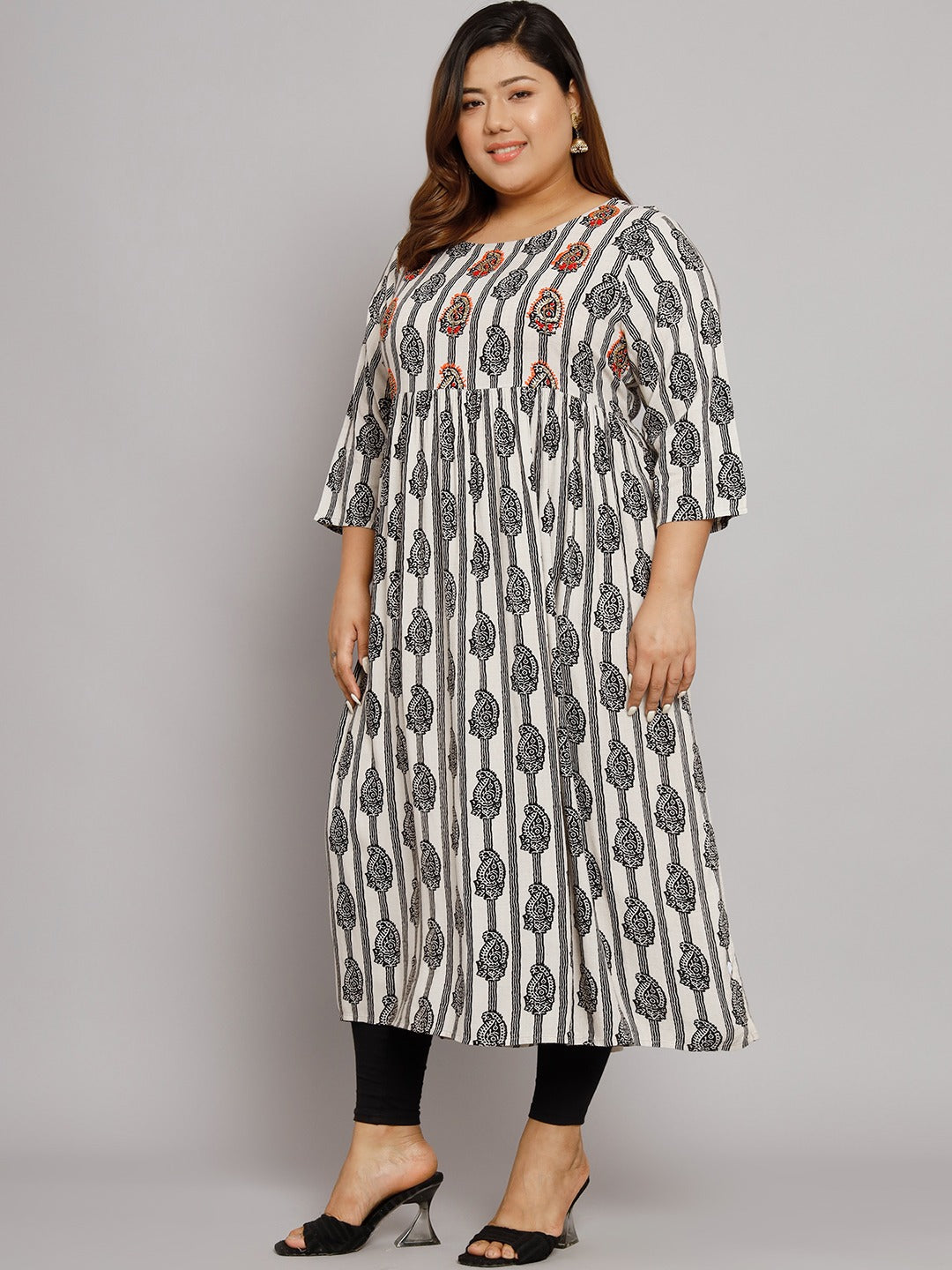 Women's White Rayon Straight Kurta