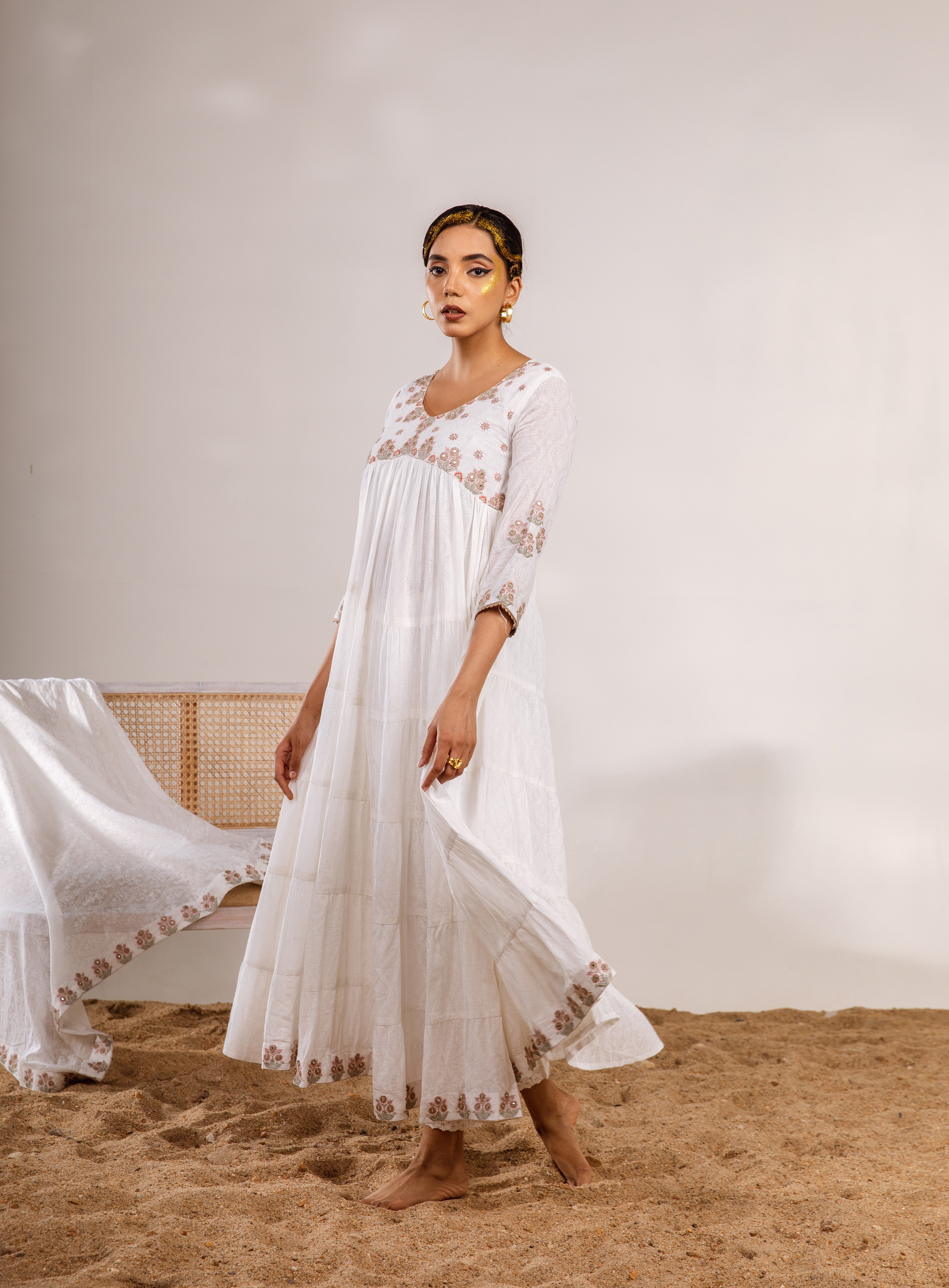 SOLID WHITE HAND EMBELLISHED LONG FLARED ANARKALI SET WITH DUPATTA AND  PAJAMA – Saad Ibrahim