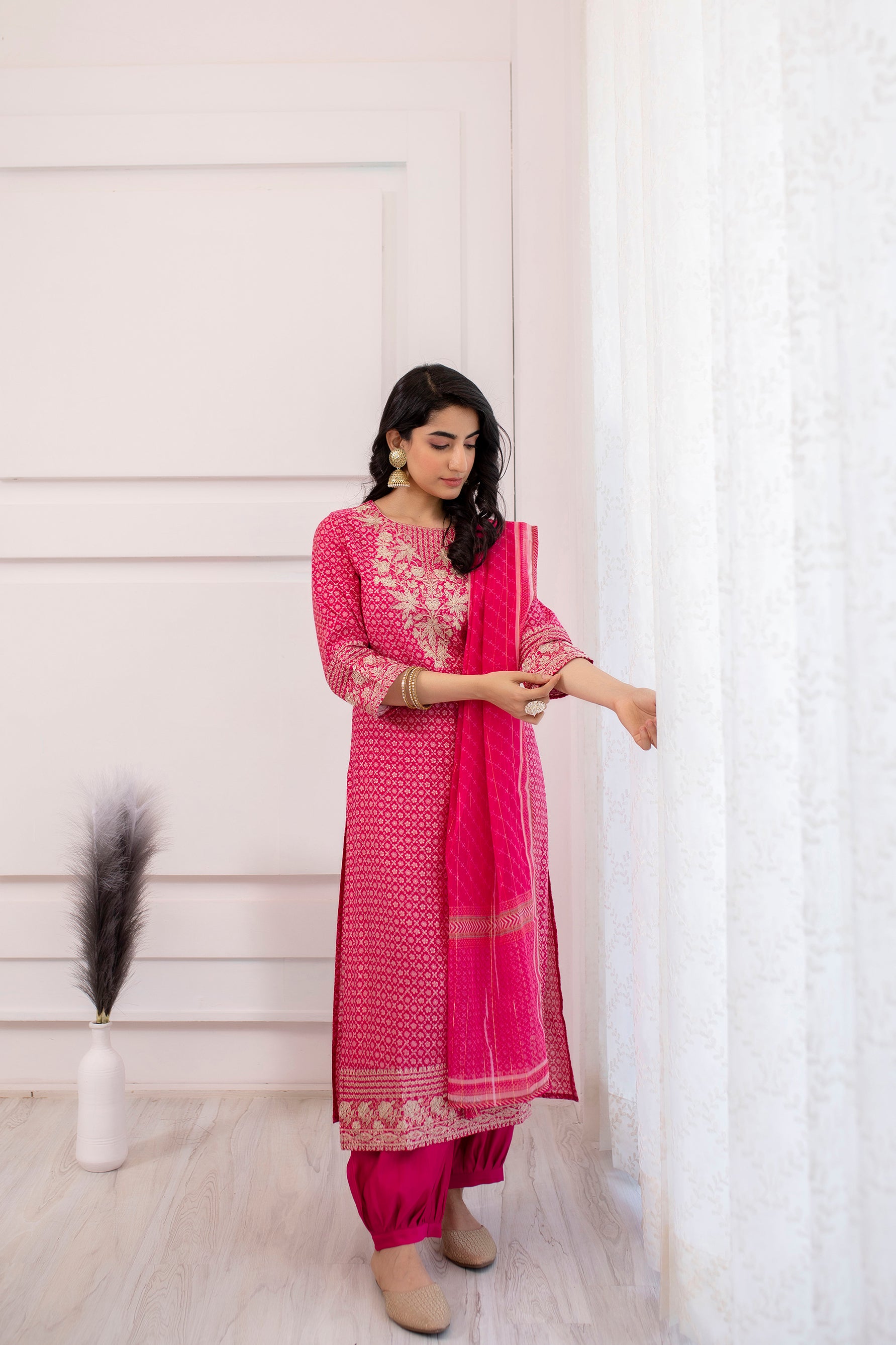 Nehamta Women s Muslin Pink Straight Kurta Afghani Salwar Dupatta With Fancy Potli Set