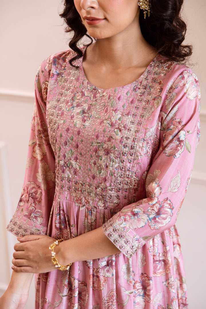 Women's Peach Maslin Kurta, Pant & Dupatta Set