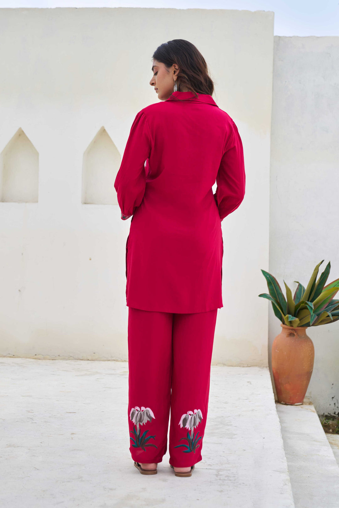 Nehamta Women's Rani Pink Viscose Rayon Short Kurta With Pant