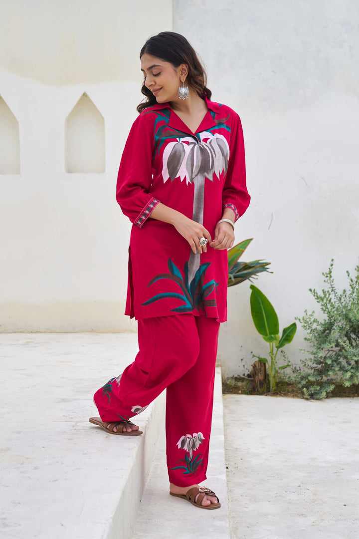 Nehamta Women's Rani Pink Viscose Rayon Short Kurta With Pant