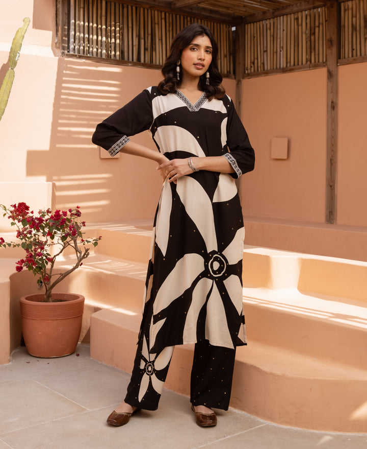 Nehamta Women's Black German Rayon Kurta & Palazzo Set