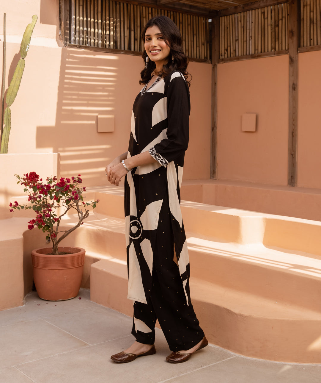 Nehamta Women's Black German Rayon Kurta & Palazzo Set