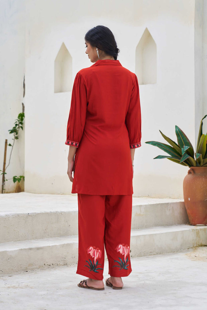 Nehamta Women's Rust Viscose Rayon Short Kurta With Pant