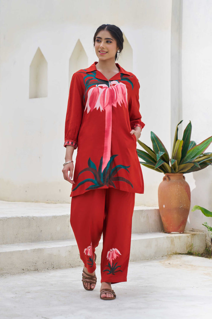 Nehamta Women's Rust Viscose Rayon Short Kurta With Pant