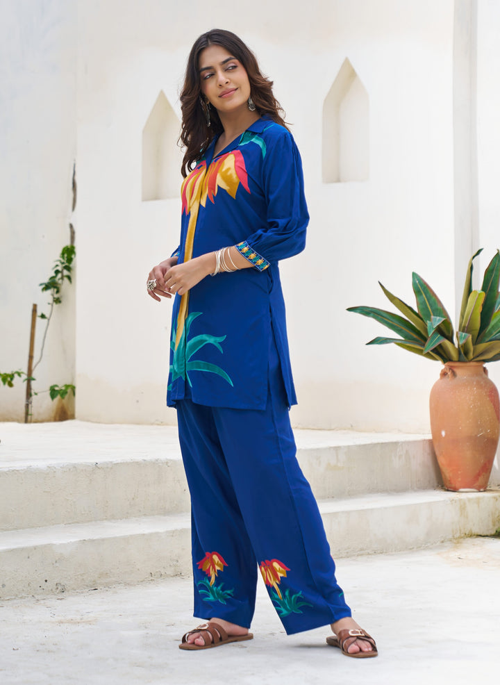 Nehamta Women's Blue Viscose Rayon Short Kurta With Pant