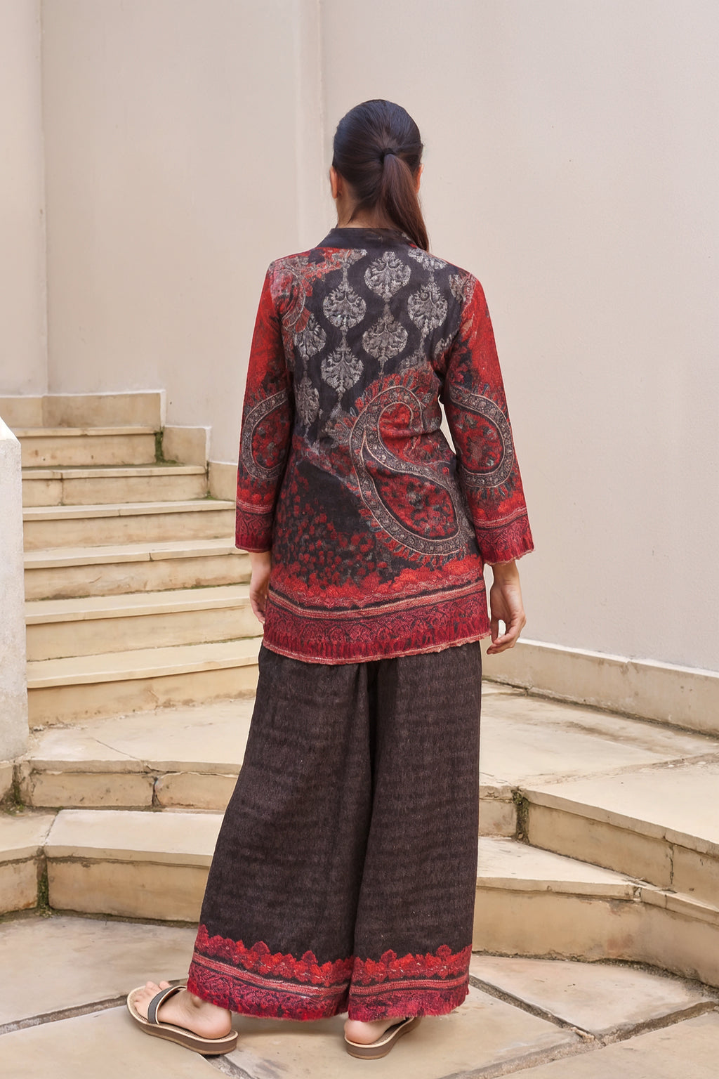 Nehamta Women's Black Rayon Short Kurta With Palazzo Co-Ords Set