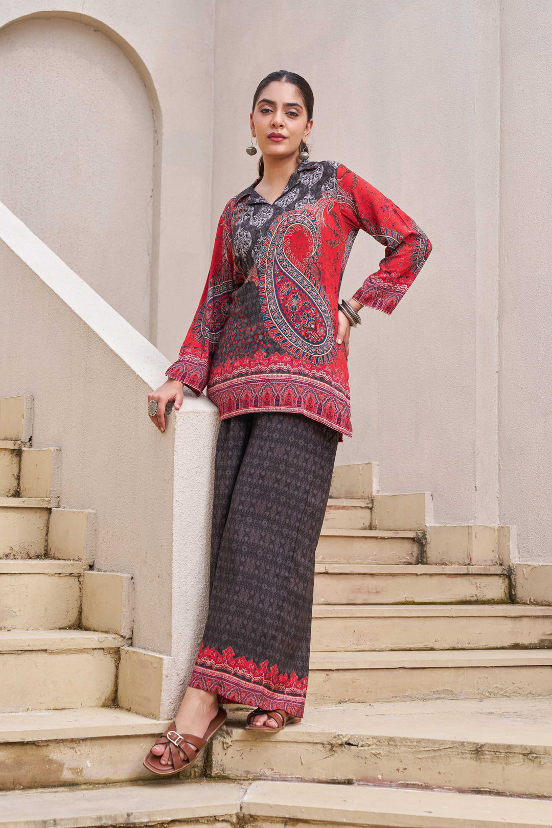 Nehamta Women's Black Rayon Short Kurta With Palazzo Co-Ords Set