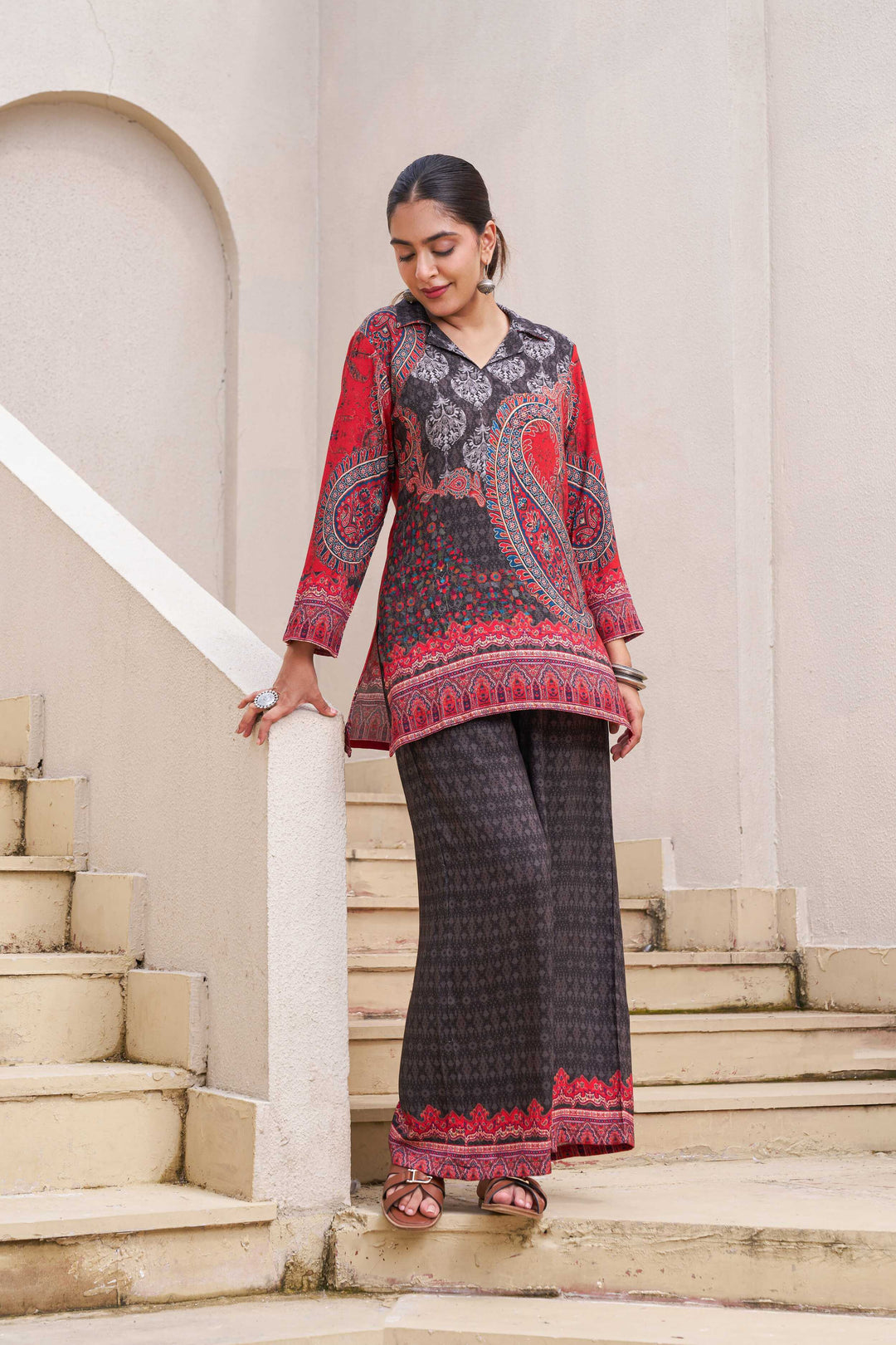 Nehamta Women's Black Rayon Short Kurta With Palazzo Co-Ords Set