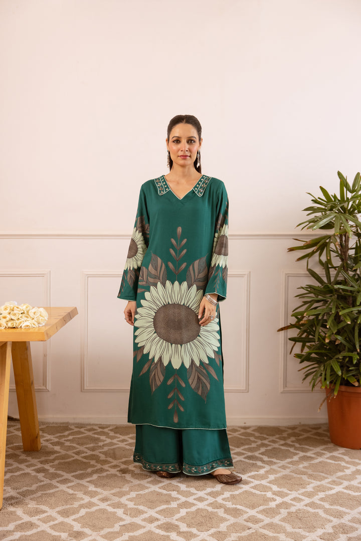 Nehamta Women's Green German Rayon Kurta With Palazzo Set