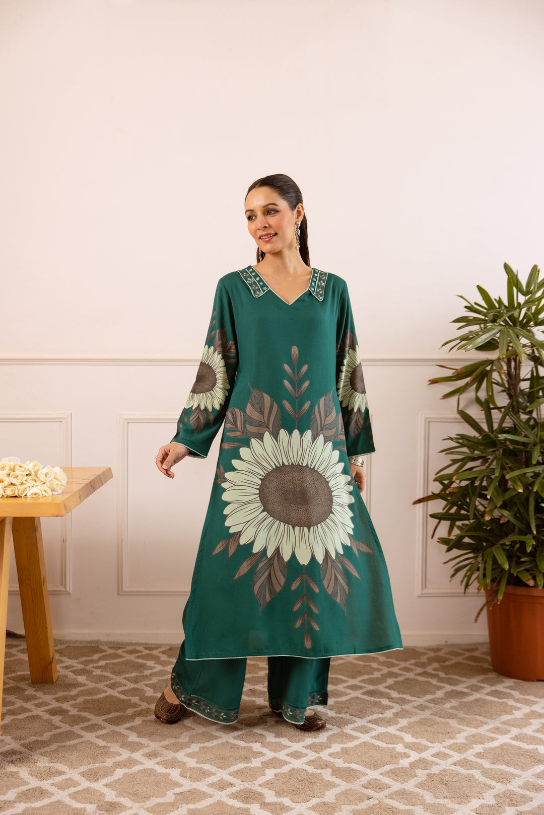 Nehamta Women's Green German Rayon Kurta With Palazzo Set