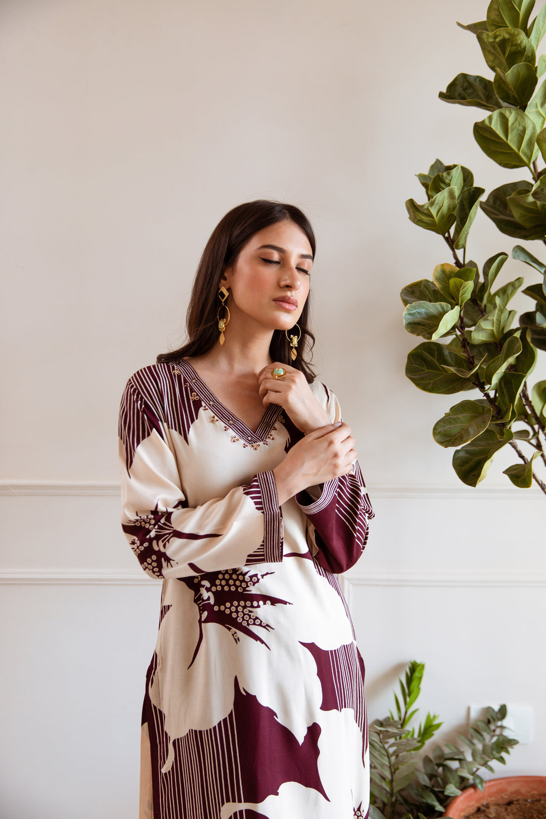 Nehamta Women's Wine:Off white German Rayon Kurta With Palazzo Set