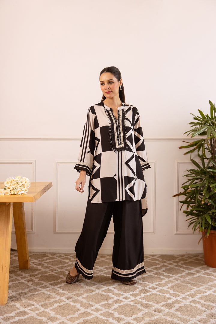 Nehamta Women's Black:White German Rayon Tunic with Palazzo Co-Ords Set