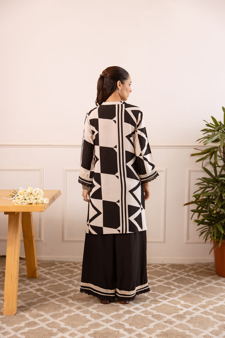 Nehamta Women's Black:White German Rayon Tunic with Palazzo Co-Ords Set