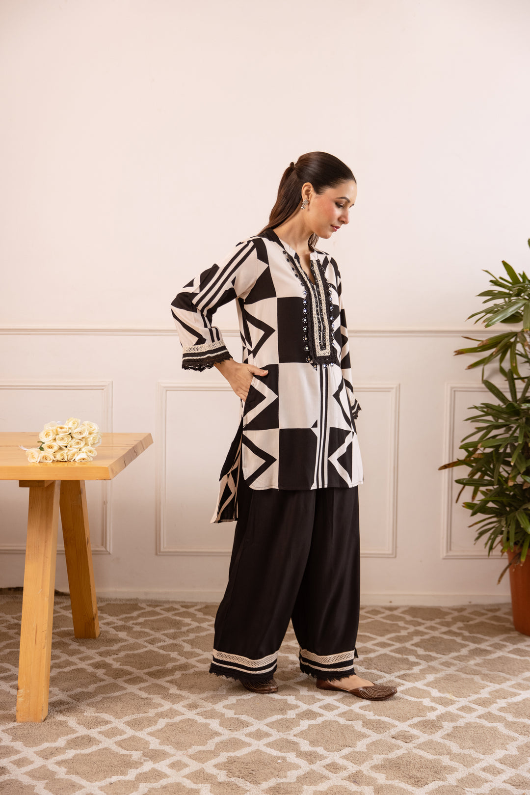 Nehamta Women's Black:White German Rayon Tunic with Palazzo Co-Ords Set