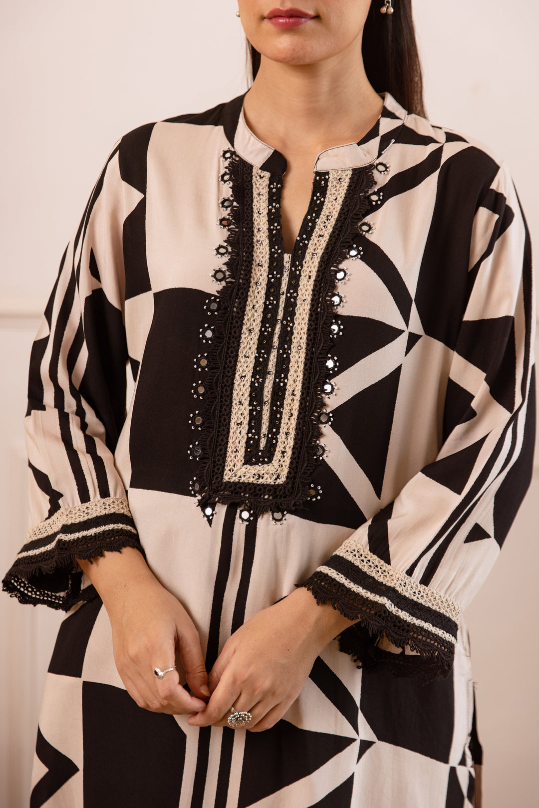 Nehamta Women's Black:White German Rayon Tunic with Palazzo Co-Ords Set