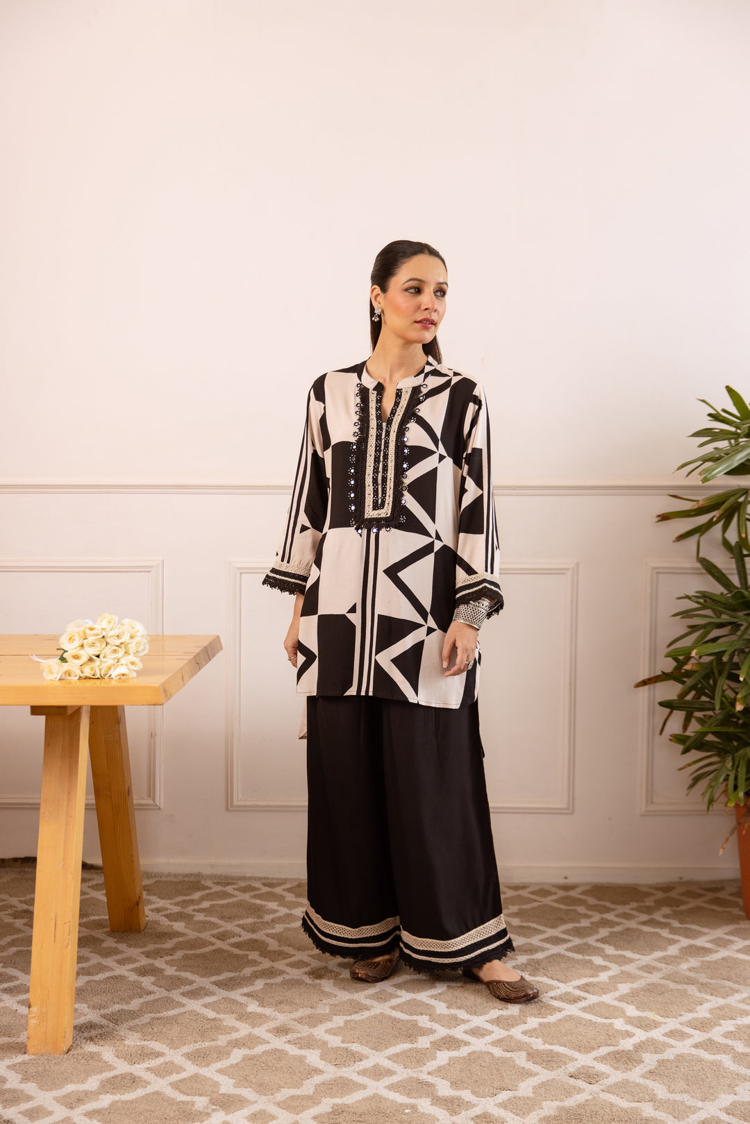 Nehamta Women's Black:White German Rayon Tunic with Palazzo Co-Ords Set