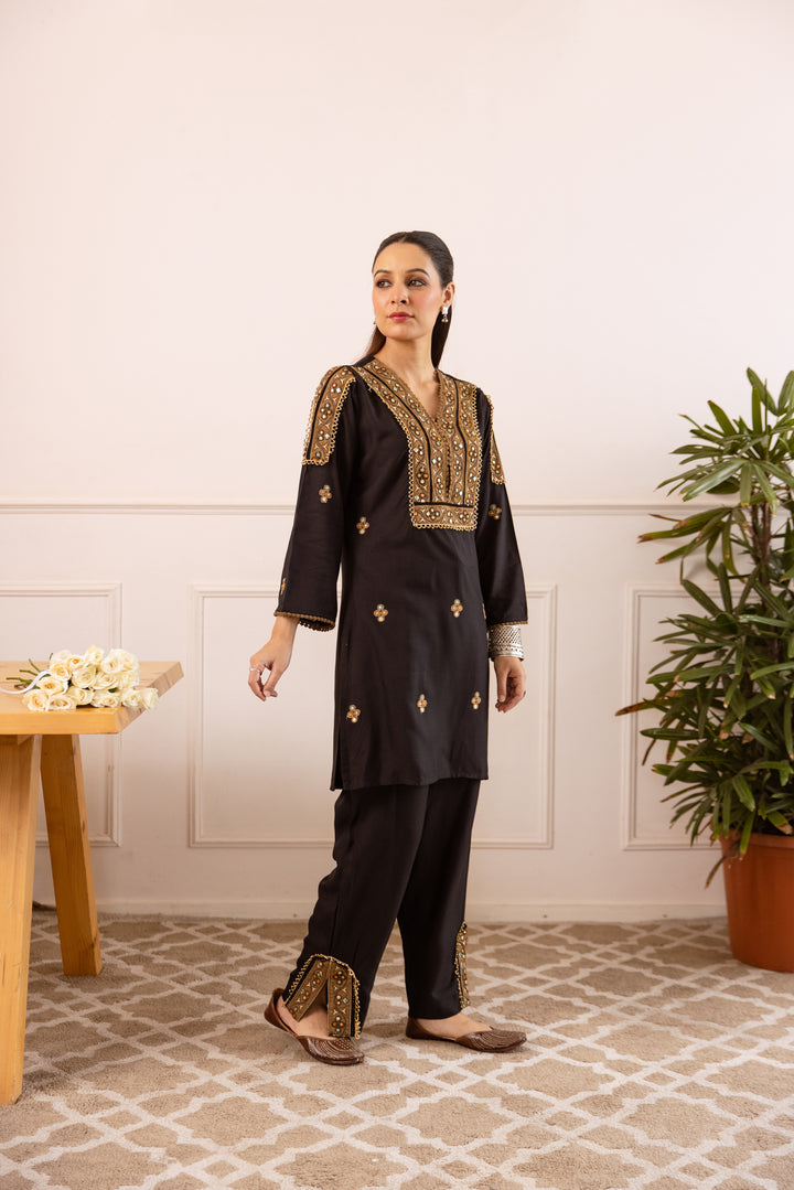 Nehamta Women's Black German Rayon Tunic with Pant Co-Ords Set