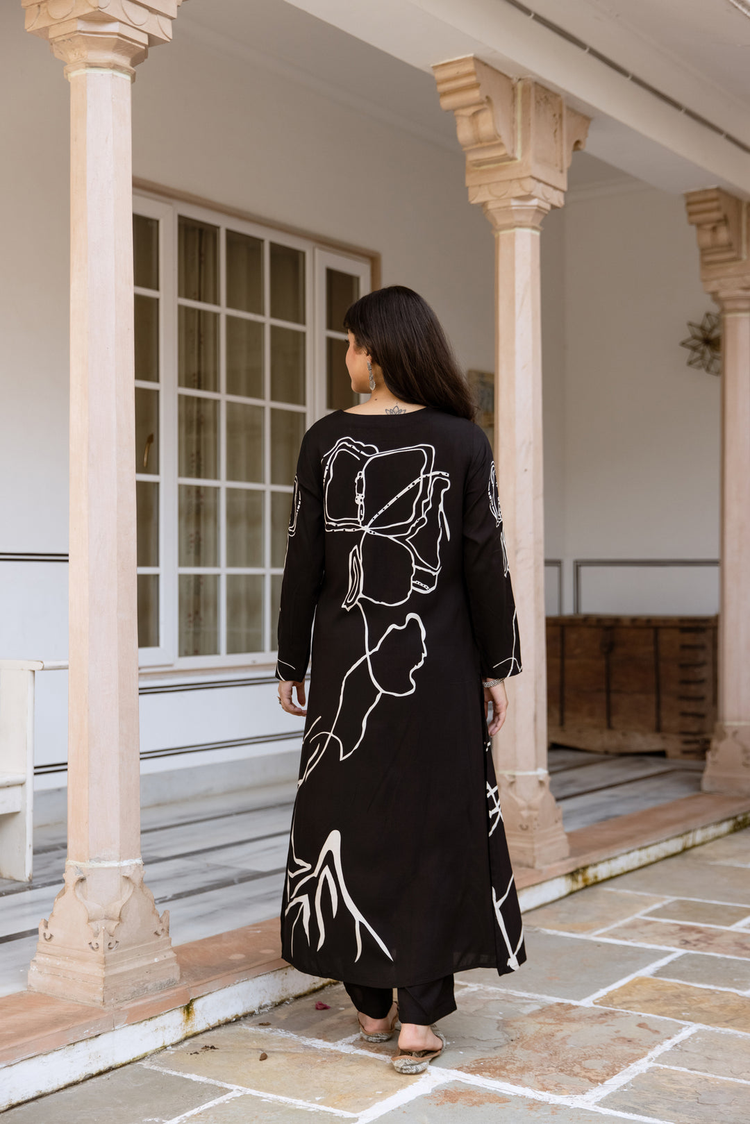 Nehamta Women's Black German Rayon Kurta & Pant Set