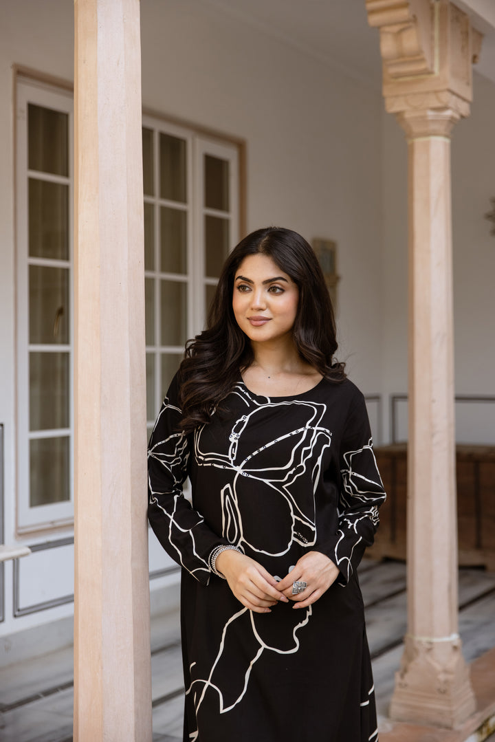 Nehamta Women's Black German Rayon Kurta & Pant Set