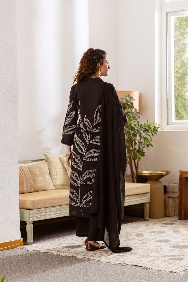 Nehamta Women's Black Cotton Kurta with Pant & Dupatta