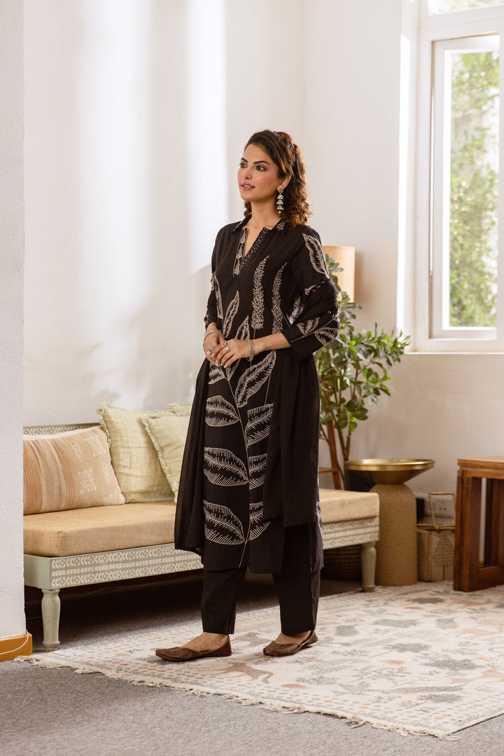 Nehamta Women's Black Cotton Kurta with Pant & Dupatta