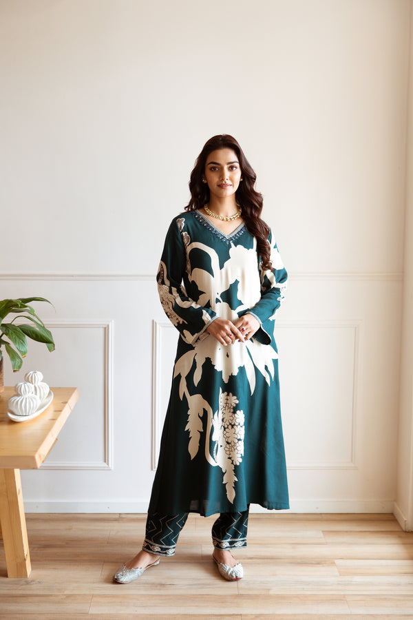 Nehamta Women's Teal Rayon Kurta with Pant