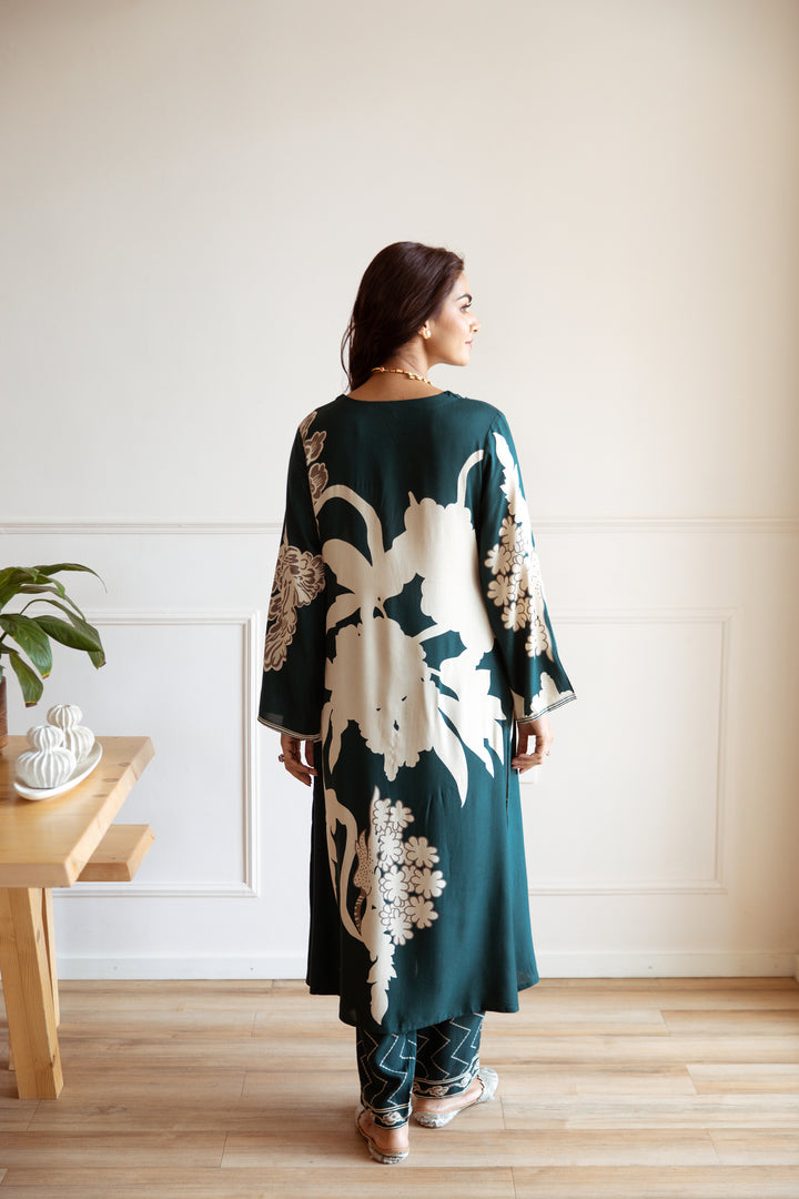 Nehamta Women's Teal Rayon Kurta with Pant