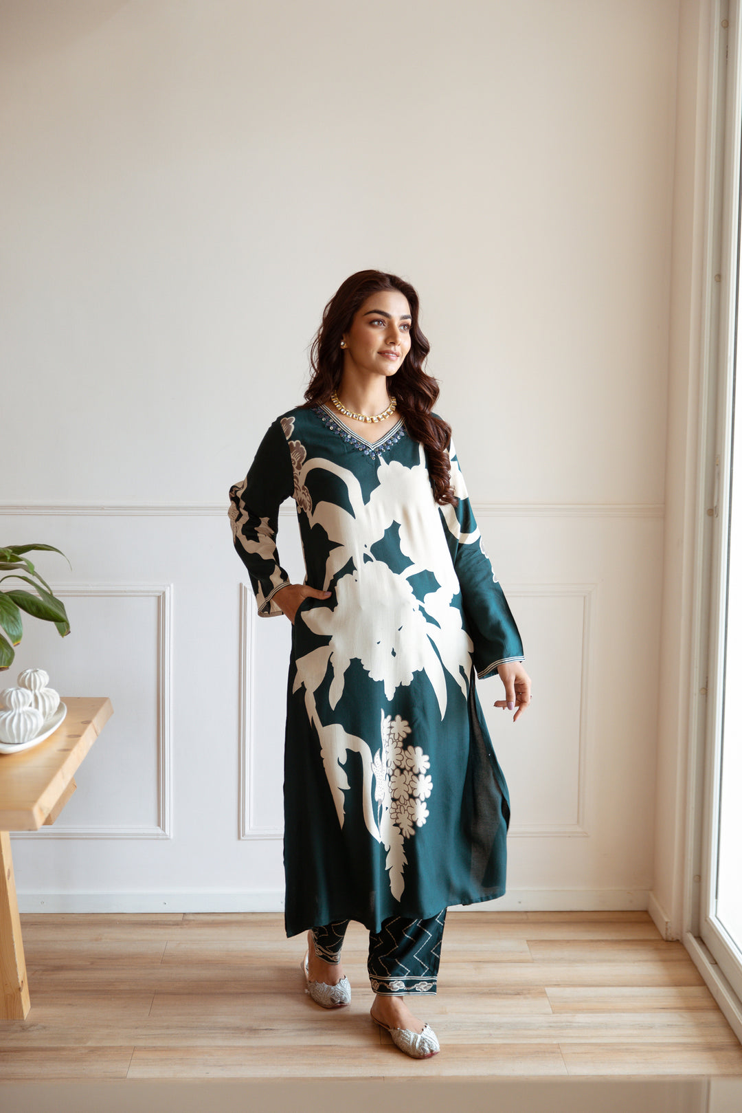 Nehamta Women's Teal Rayon Kurta with Pant