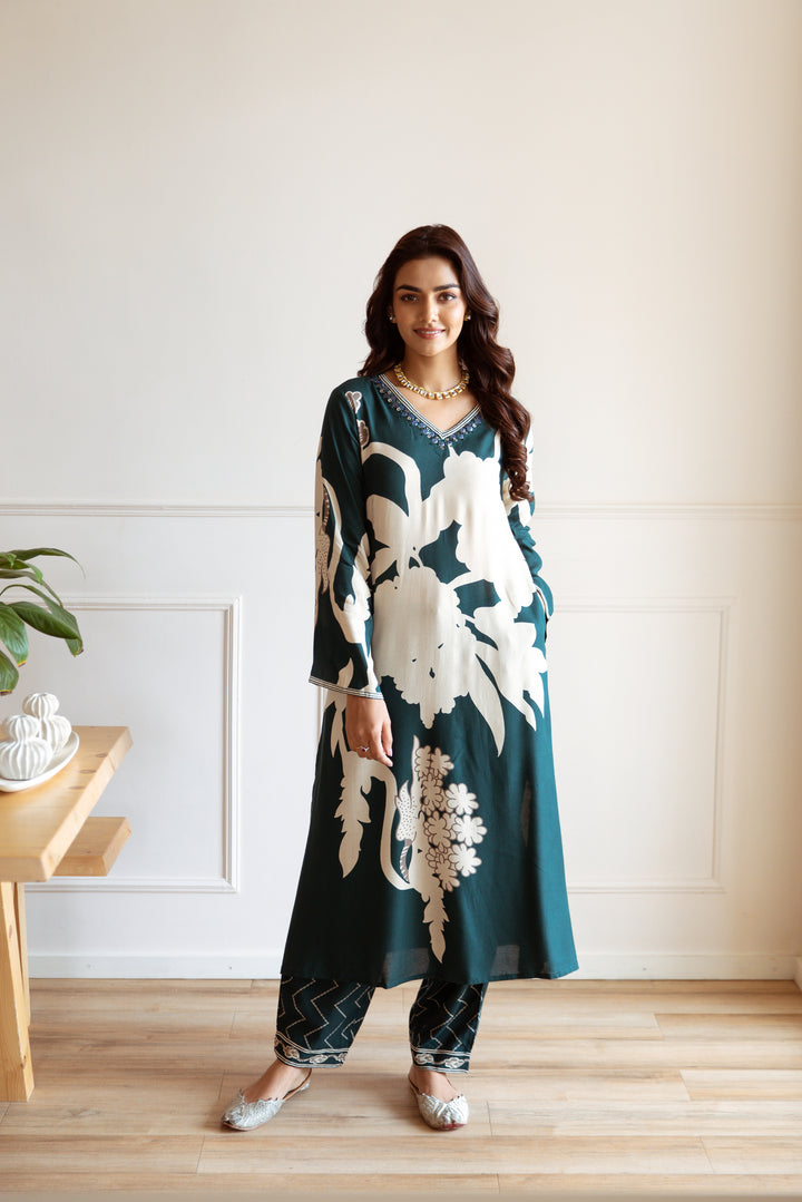 Nehamta Women's Teal Rayon Kurta with Pant