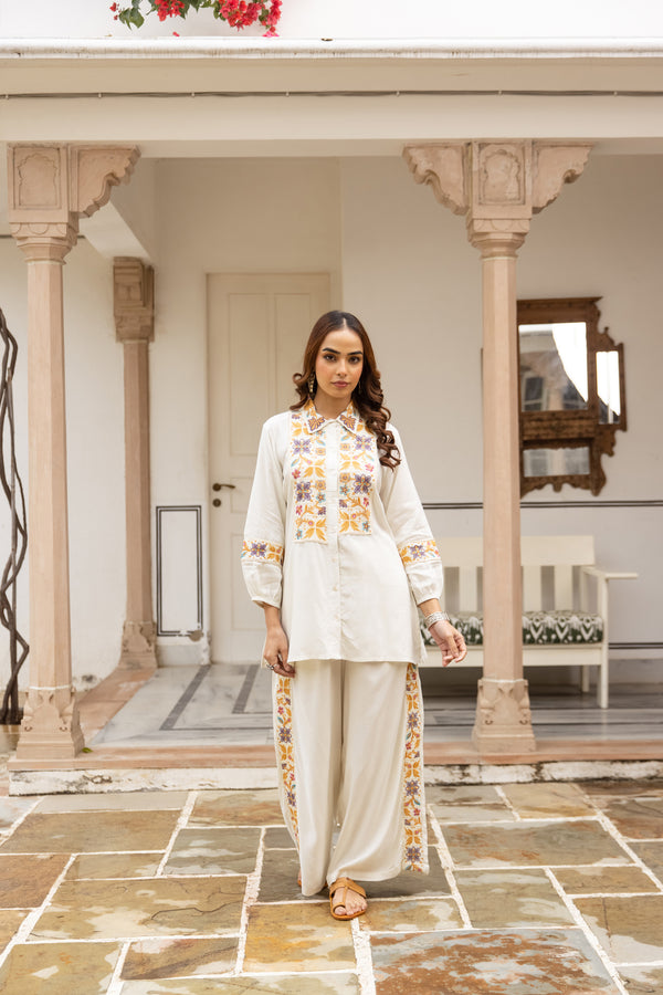 Nehamta Women's White Rayon Short Kurta with Palazzo