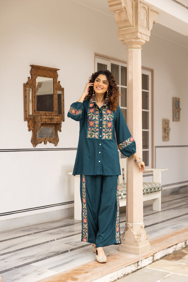 Nehamta Women's Rama Green Rayon Short Kurta with Palazzo