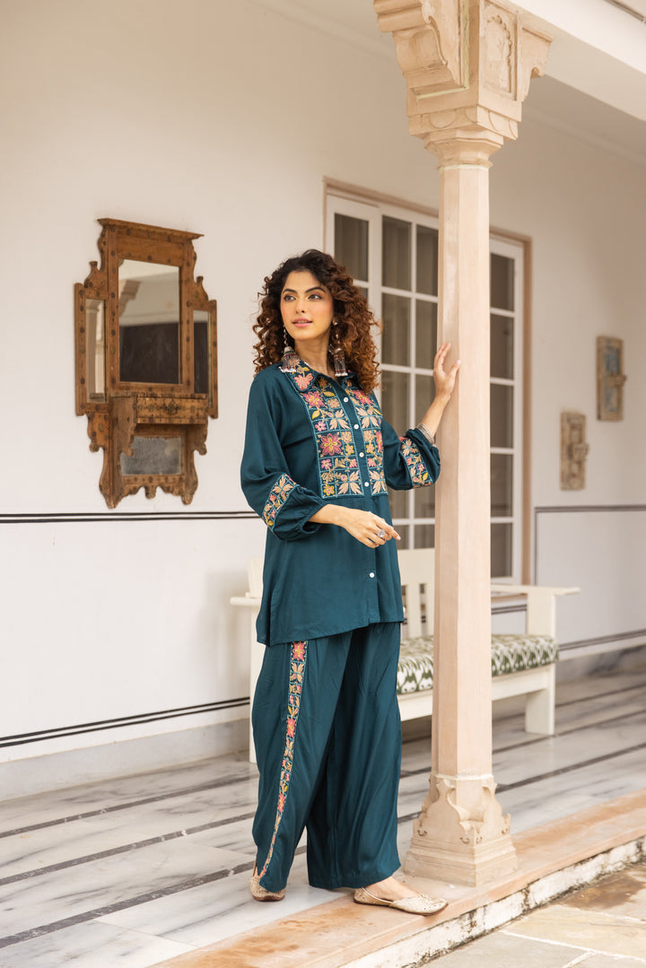 Nehamta Women's Rama Green Rayon Short Kurta with Palazzo