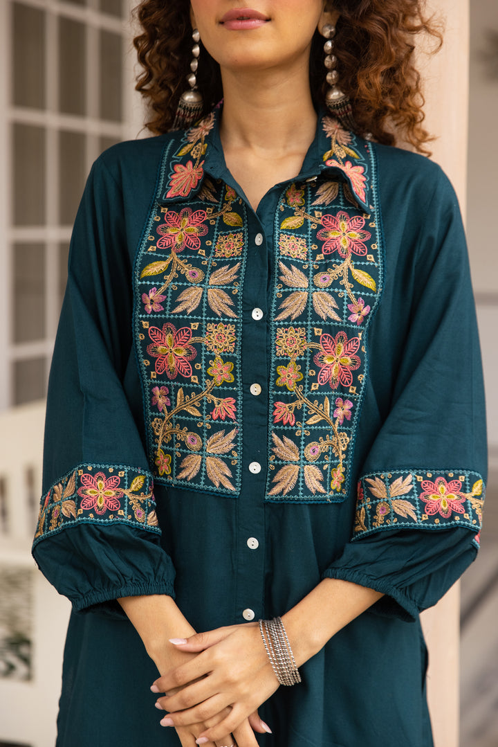 Nehamta Women's Rama Green Rayon Short Kurta with Palazzo