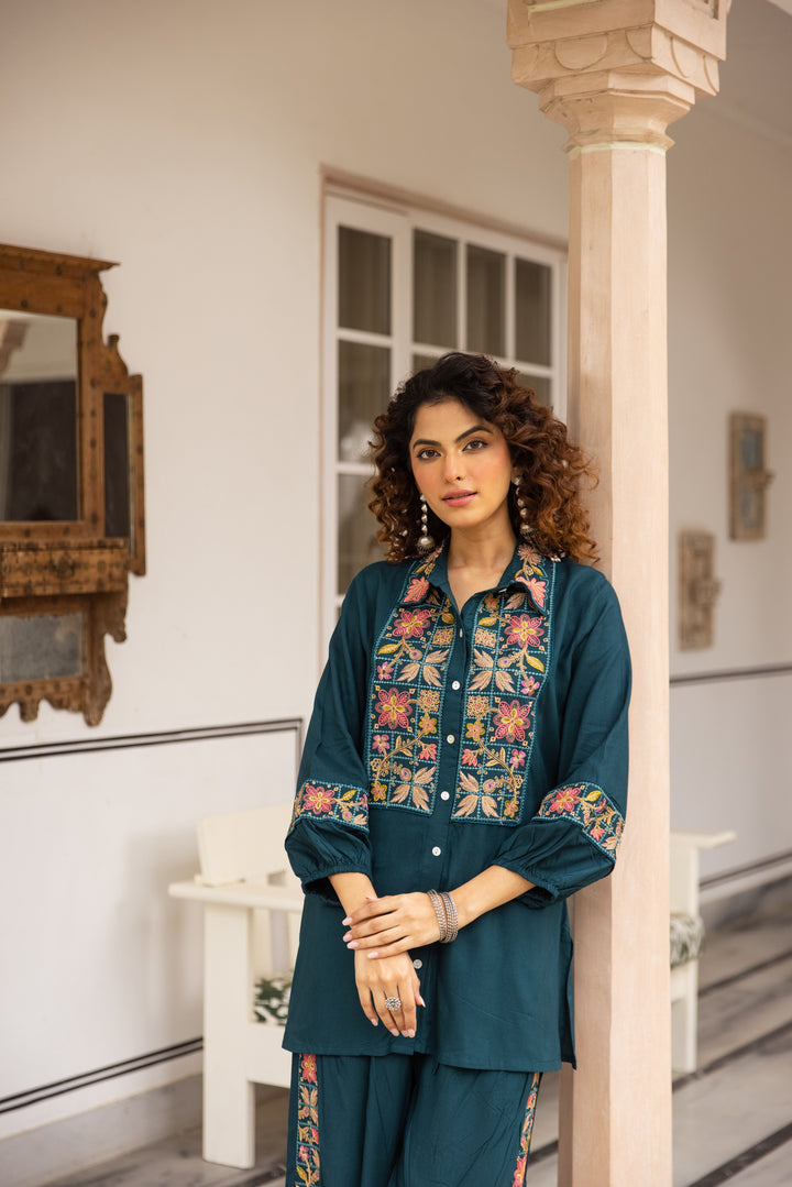 Nehamta Women's Rama Green Rayon Short Kurta with Palazzo