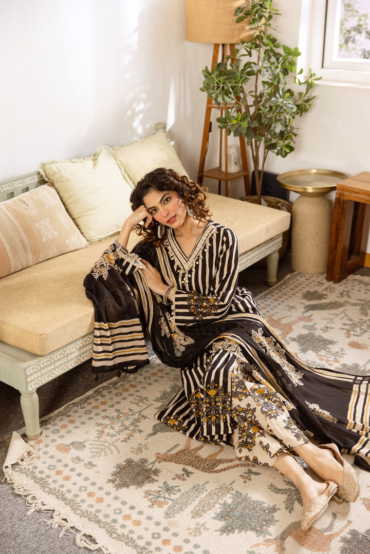 Nehamta Women's Black Cotton Kurta with Pant & Dupatta