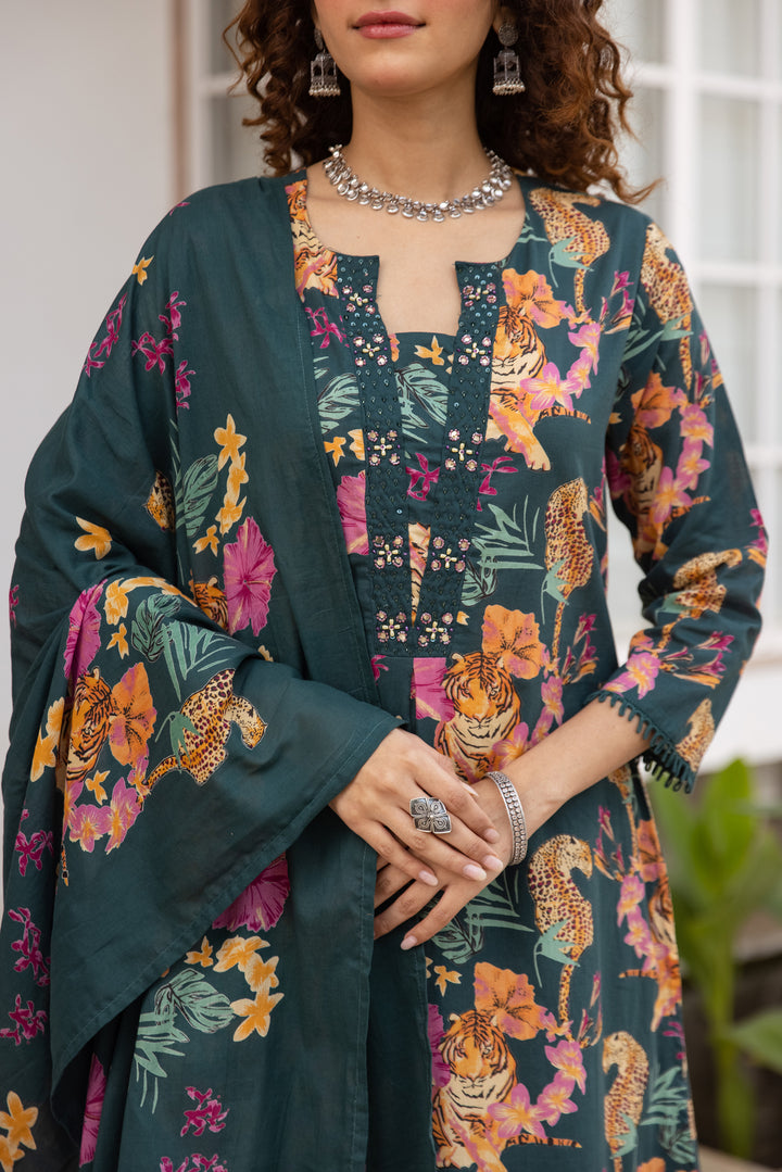 Nehamta Women's Green Cotton Kurta with Pant & Dupatta