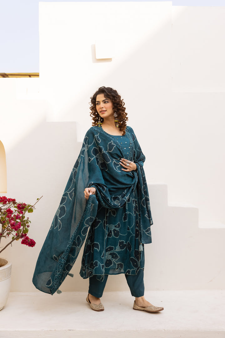 Nehamta Women's Bottle Green Mulmul Chanderi Kurta With Pant & Dupatta set