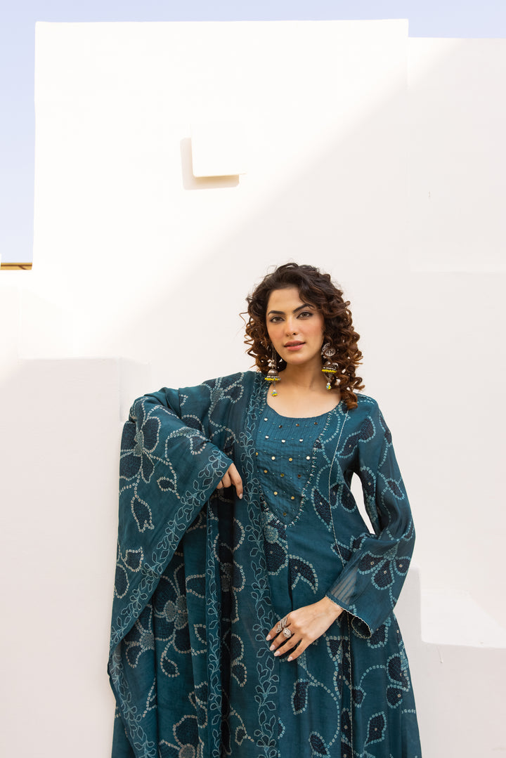 Nehamta Women's Bottle Green Mulmul Chanderi Kurta With Pant & Dupatta set