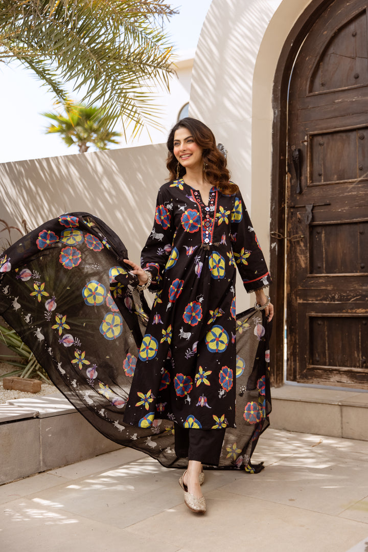 Nehamta Women's Black Cotton 60*60 Kurta With Pant & Dupatta set