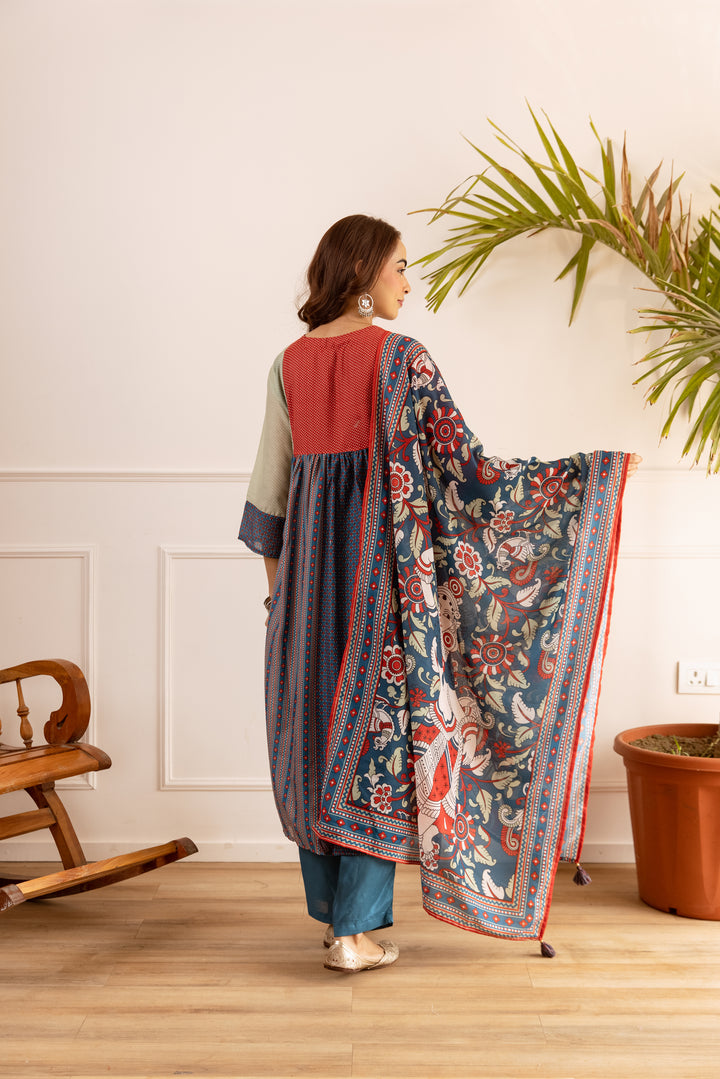 Nehamta Women's Multicolor Muslin Kurta With Pant & Dupatta set