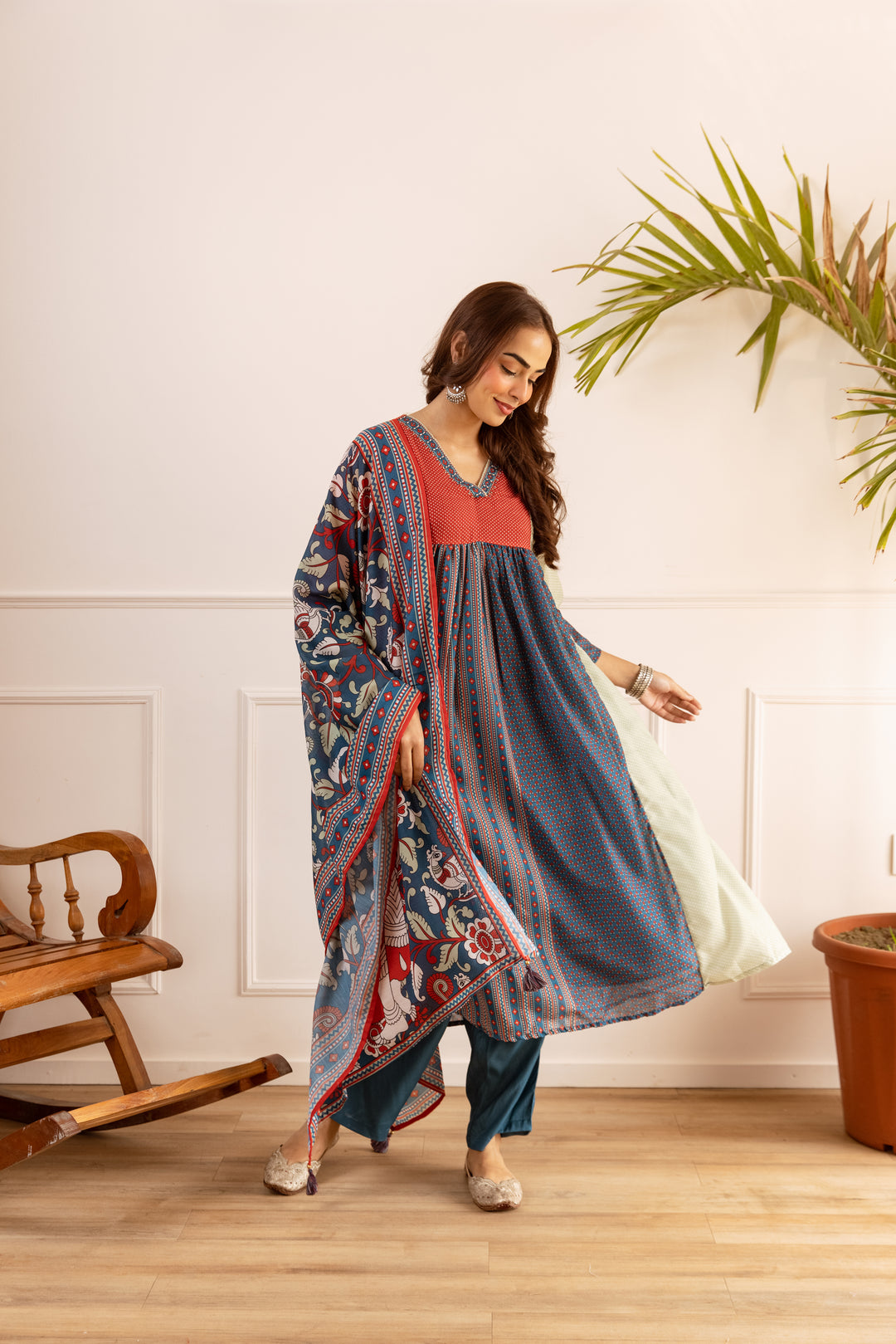 Nehamta Women's Multicolor Muslin Kurta With Pant & Dupatta set