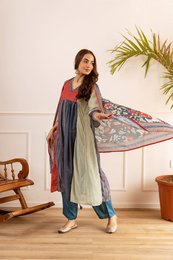Nehamta Women's Multicolor Muslin Kurta With Pant & Dupatta set