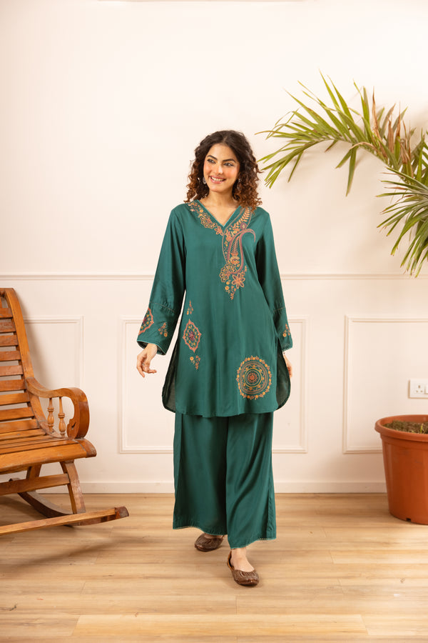 Nehamta Women's Green German Rayon Kurta With Palazzo set