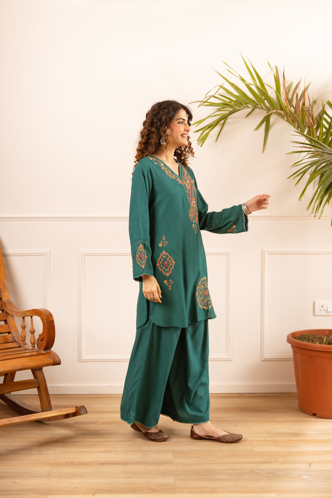 Nehamta Women's Green German Rayon Kurta With Palazzo set