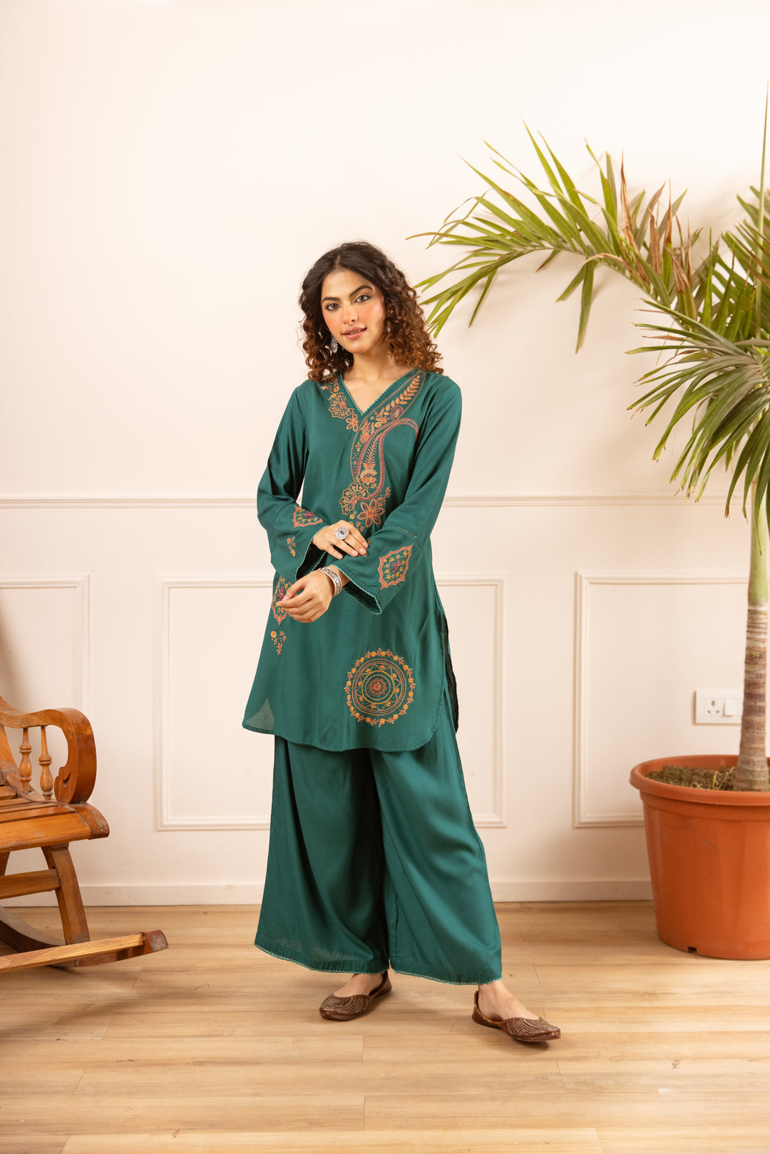 Nehamta Women's Green German Rayon Kurta With Palazzo set