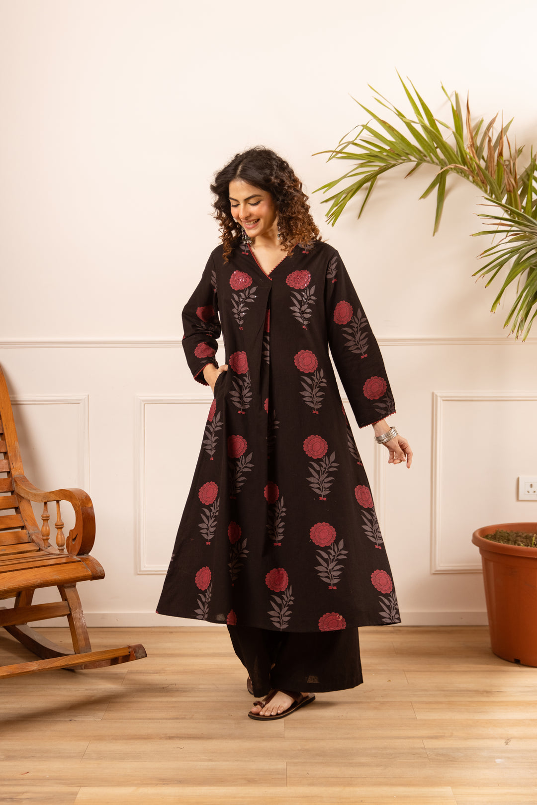 Nehamta Women's Black Cotton Flex Kurta With Palazzo set