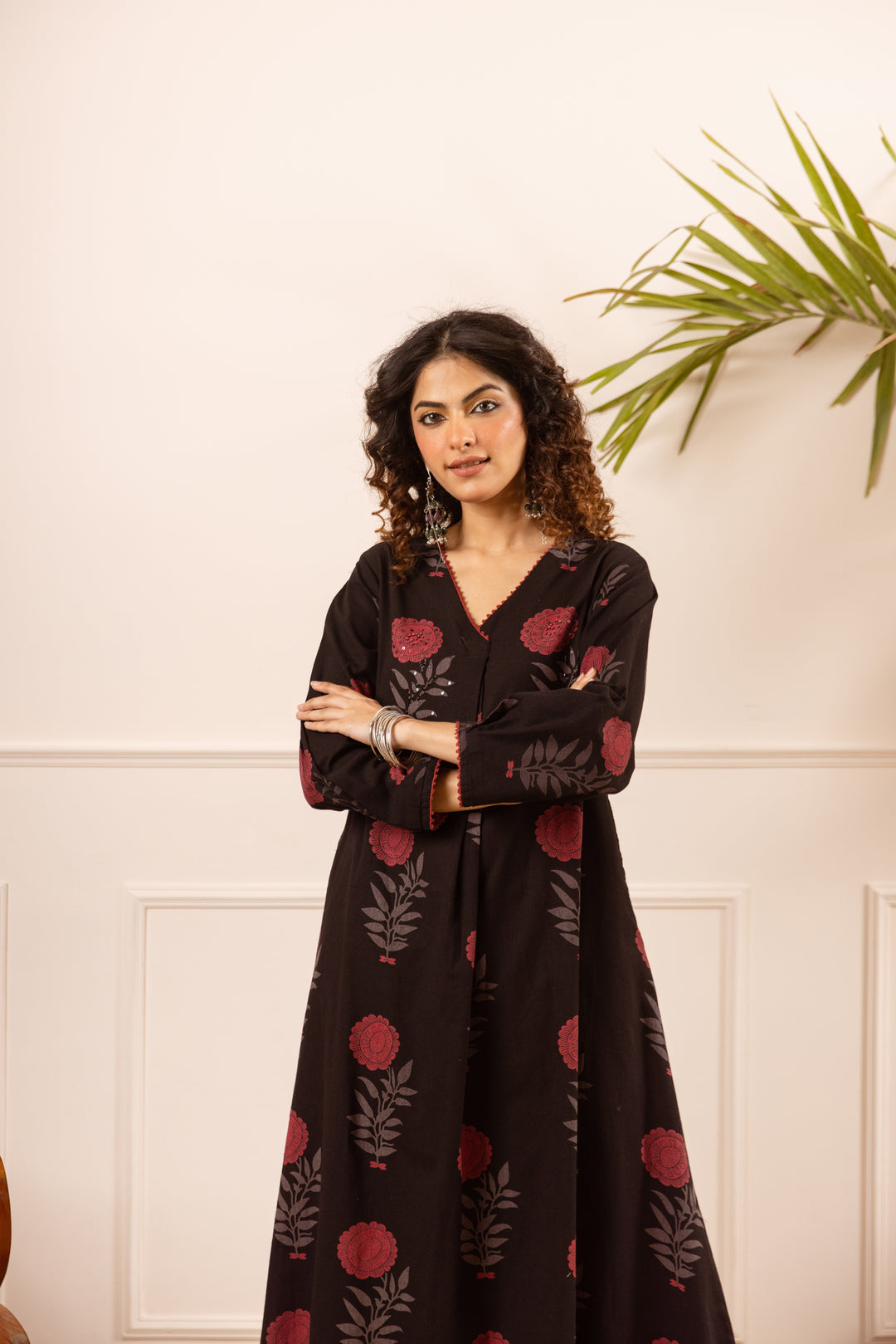 Nehamta Women's Black Cotton Flex Kurta With Palazzo set