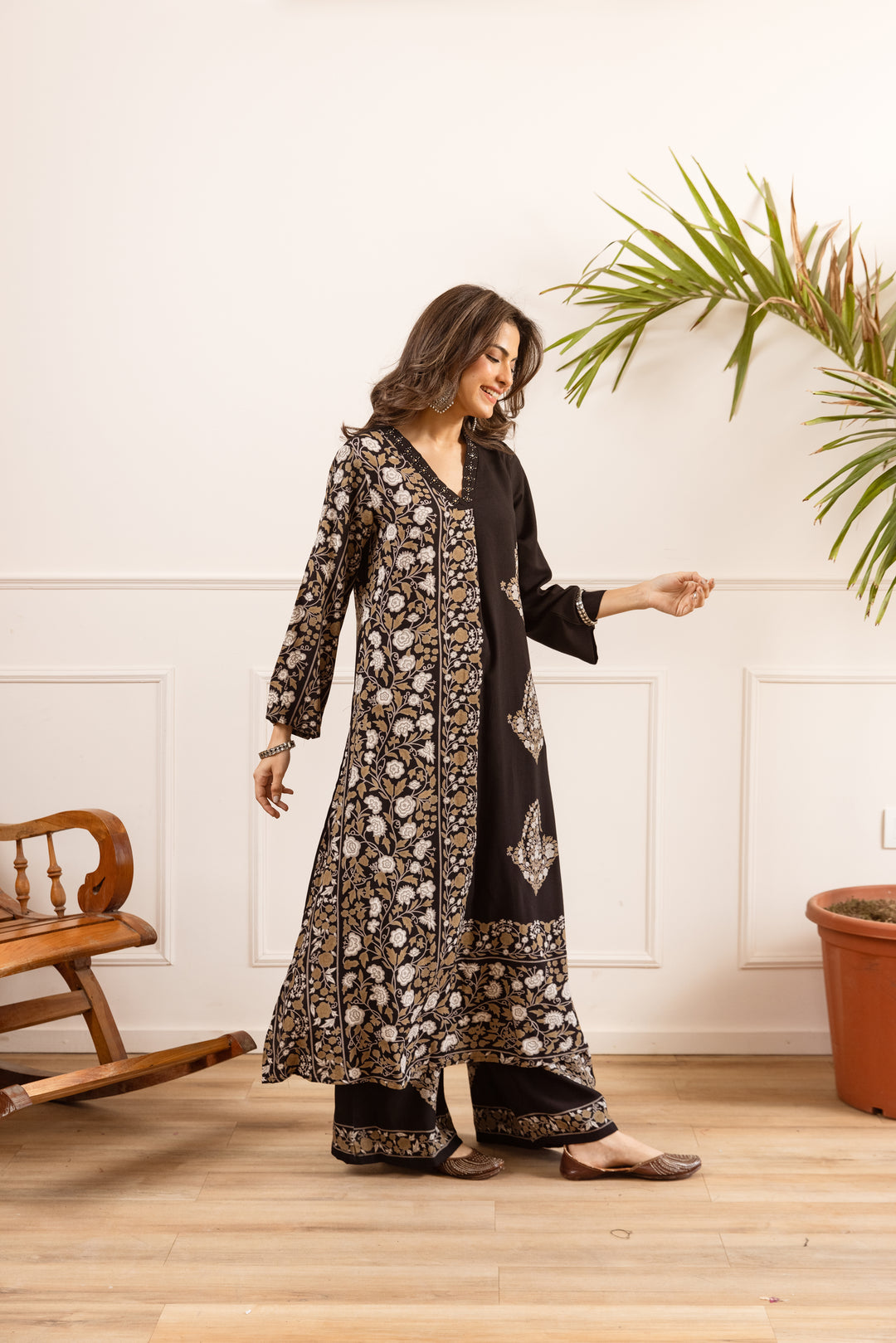 Nehamta Women's Black Rayon Kurta & Palazzo Set